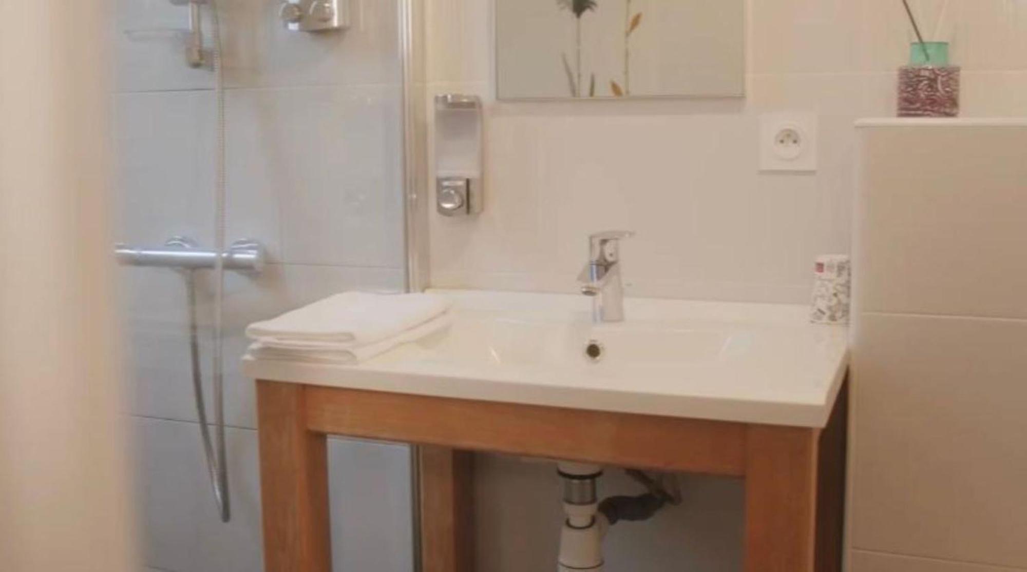 Chambres et Table d'hôtes Cerviña Châteauneuf-sur-Loire Habitación foto